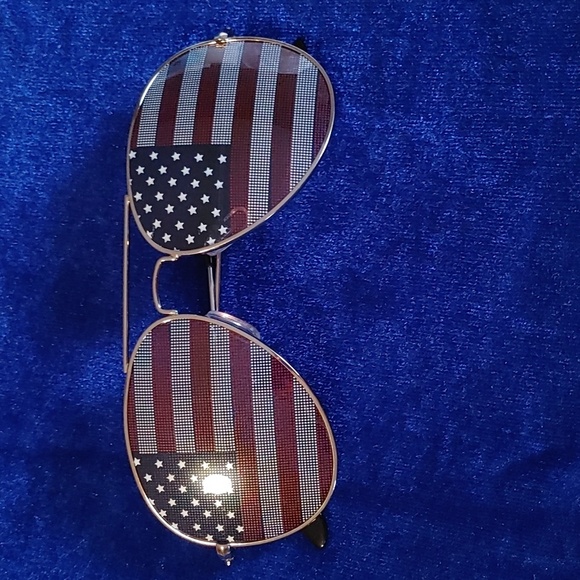 🇨🇦3 For $20🇨🇦STARS & STRIPES SUNGLASSES - Picture 1 of 7